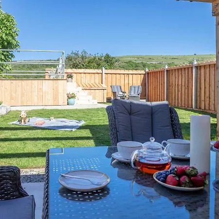 Longlands Farm * Грейндж-овер-Сандс