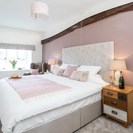 Holiday home Longlands Farm