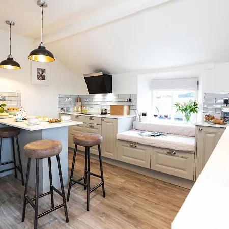 Holiday home Longlands Farm